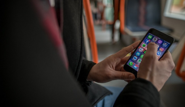 Volání, internet ani televize nefungují. Vodafone postihl masivní výpadek