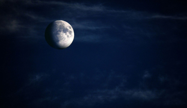 Fotíte rádi noční oblohu? Pak večer zpozorněte, čeká nás polostínové zatmění Měsíce