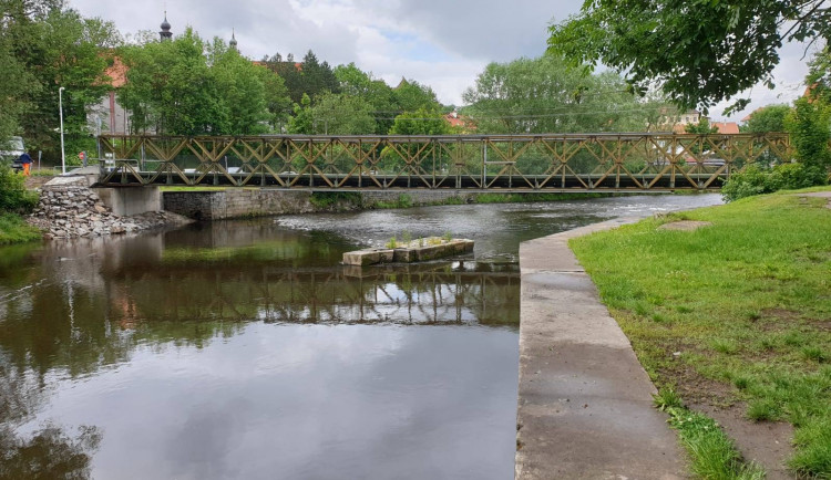 Most u pivovaru v Českém Krumlově je po rozsáhlejší opravě znovu otevřen