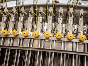 Budvar má novou linku na stáčení piva. Zvládne naplnit 40 tisíc lahví za hodinu