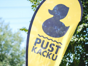 PUSŤ KAČKU: Na pomoc dětem se letos nezávodí, ale trénuje