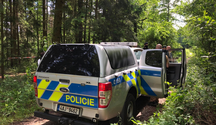 Školačka našla v lese munici z druhé světové války. Ze zvědavosti ji přinesla domů