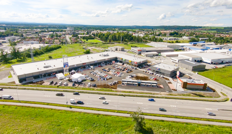 Očekávané nové obchodní centrum Retail park Okružní: V pondělí otevíráme