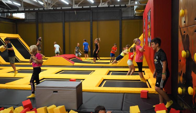 Jump&Kids Aréna v Sezimově Ústí otevřela znovu svoje brány a s ještě lepšími atrakcemi