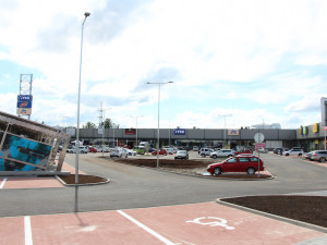 Očekávané nové obchodní centrum Retail park Okružní: V pondělí otevíráme