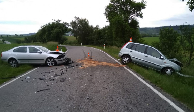 Dvaapadesátiletá žena nepřežila čelní střet u Červeného Hrádku