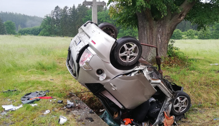 Na Táborsku se stala tragická dopravní nehoda, na místě zemřel starší řidič