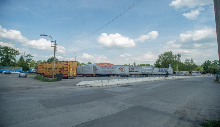 Záchytné parkoviště na Dlouhé louce