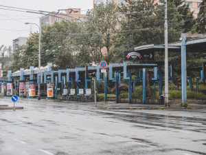 Z Pražské třídy zmizí modré loubí, začít bourat by se mohlo v týdnu