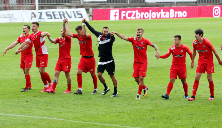 Zbrojovka utekla hrobníkovi z lopaty. V deseti zvládla porazit Chrudim 3:2