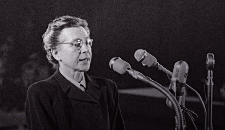 Poslední dopis Milady Horákové si budou moct lidé přečíst na fasádě Malého divadla