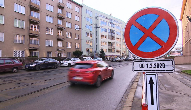 Na Merhautku se ode dneška vrací šaliny. Ve středu se ulice otevře i pro auta