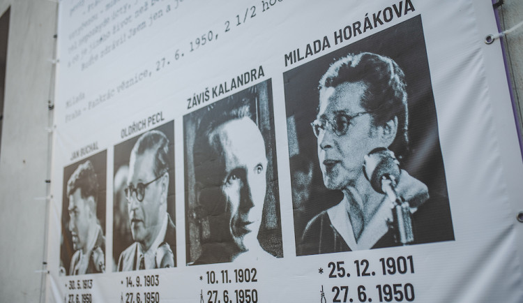 Milada Horáková nebyla jen pasivní obětí komunistického režimu, byla jeho aktivním odpůrcem, říká Jan Synek