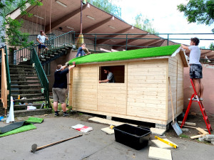 Letní kino Háječek zahájí filmy Na samotě u lesa a Pomáda