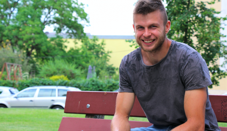 Štěpán Písařík: Natíráme, sekáme trávu, kácíme stromy, stavíme pergoly či terasy. Práce na zahradách nás naplňuje