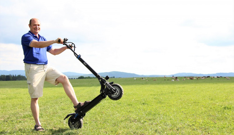 Firma Epic: Elektrické koloběžky City Boss jsme vyladili na základě bohatých zkušeností. Nyní jde do prodeje nová řada