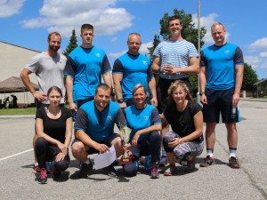 Strakoničtí vojáci přivítali léto sportem, hry prověřily jejich sílu i fyzičku