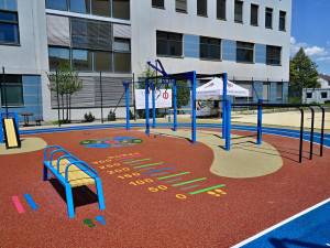 Na Pedagogu se nově otevřelo jedinečné multifunkční hřiště. Sportovat na něm může každý