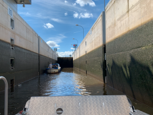 Policisté vyrazili na vodu, kontrolují kapitány a dodržování pravidel