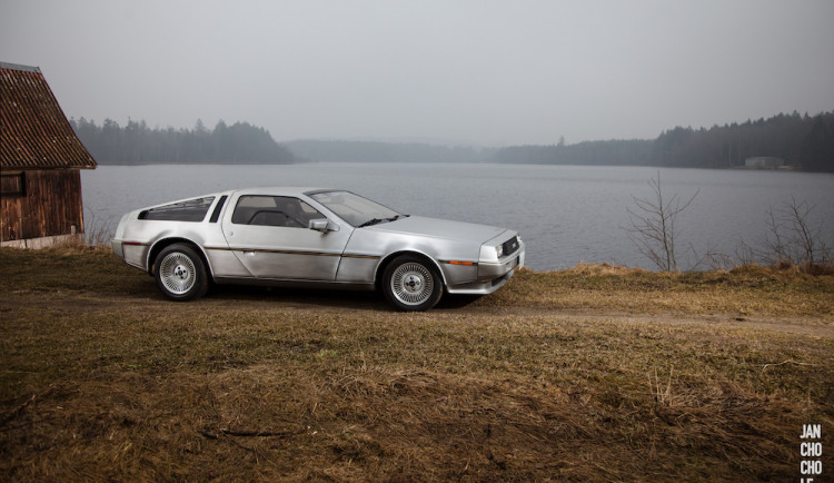 V Muzeu veteránů v Nové Bystřici vystavují unikátní DeLorean DMC-12. Letos nejspíš naposled