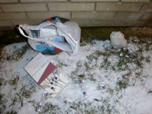 Od začátku roku likvidovali strážníci přes 300 použitých injekčních stříkaček. Nejvíce jich je kolem vlakového nádraží