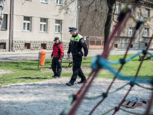 Od začátku roku likvidovali strážníci přes 300 použitých injekčních stříkaček. Nejvíce jich je kolem vlakového nádraží