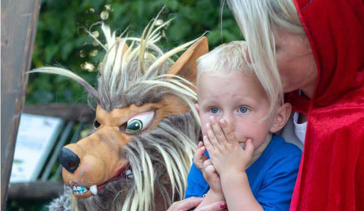 Zoo Hluboká opět chystá Večerní pohádkovou zoo. Šípková Růženka, lesní víly nebo loupežníci