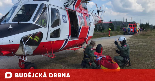 Ein deutscher Tourist stürzte im Böhmerwald von einem Felsen Kriminalität |  Budějská Drbna