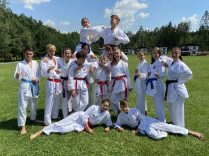 Karatisté z TJ Karate České Budějovice si užívají letní soustředění. Po návratu začnou připravovat nábory na novou sezónu