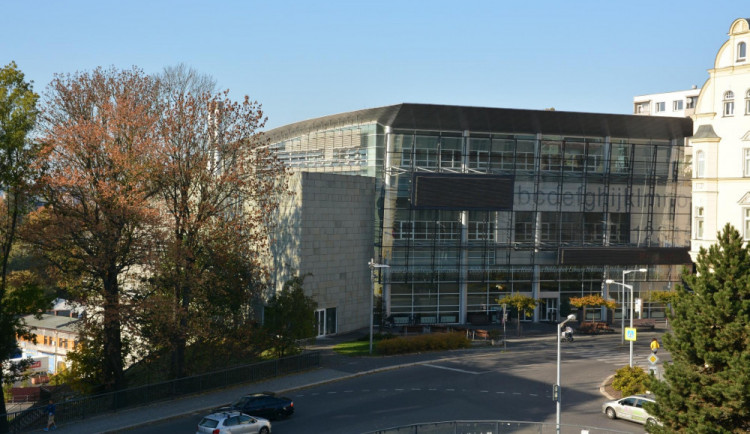 Výstava Kundery, křížovka pro děti a Malajsie. Knihovna má i v srpnu co nabídnout