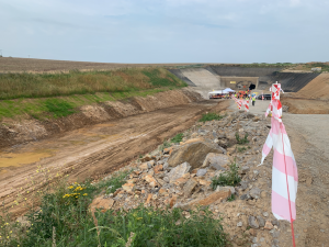 VIDEO: Správa železnic začala budovat druhý tunel na trati Sudoměřice – Votice. Po kompletním dokončení bude cesta do Prahy trvat hodinu a půl