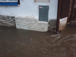 Hasiči za sebou mají krušnou noc, vyjížděli k šedesáti událostem