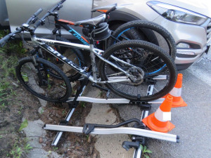 Řidička přejela do protisměru a narazila do osobáku, pět lidí se zranilo