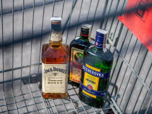Kontroly na jihu Čech prokázaly prodej alkoholu mladistvým