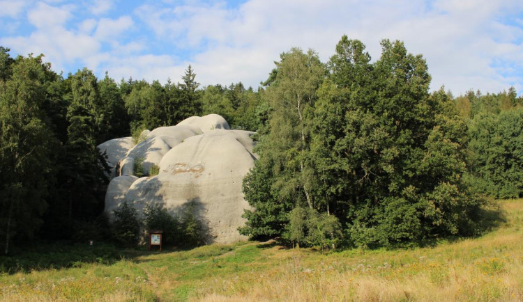 TIP NA VÝLET: Sloni zakletí v kamenech. Najdete je u Jítravy