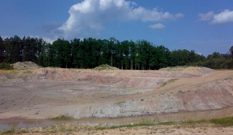 Jihočeský kraj přispěje na likvidaci bývalé skládky Řídká Blana