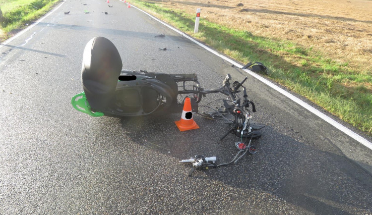 Dvaadvacetiletá řidička skútru nepřežila nehodu na Prachaticku