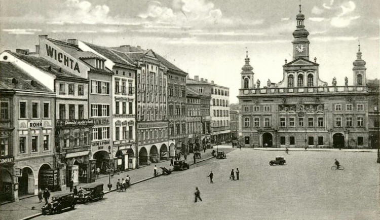 DRBNA HISTORIČKA: Jižní strana náměstí