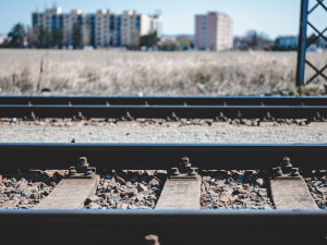 Vlak na Táborsku usmrtil dělníka pracujícího na trati