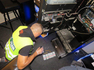 Nelegální hazard v Budějcích? Celníci zabavili automaty za téměř dvě stě tisíc korun