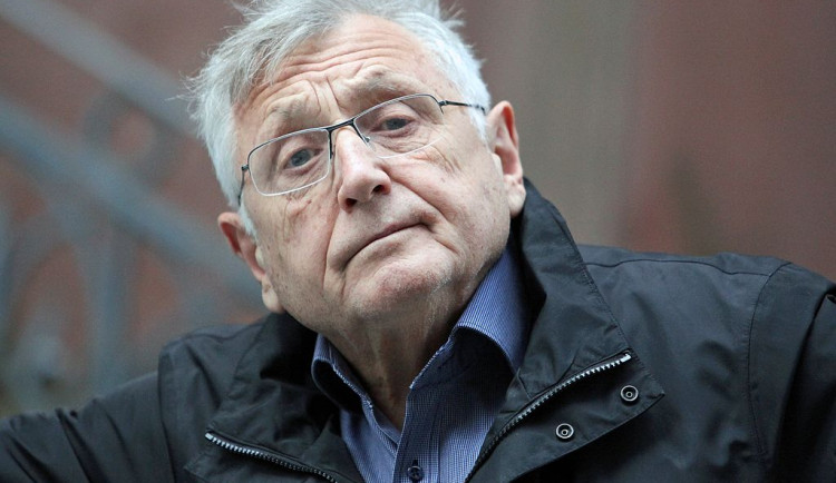Ve věku 82 let zemřel oscarový režisér Jiří Menzel