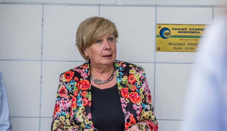 Rada i hejtmanka jsou v karanténě. Test prokázal nákazu koronavirem u náměstka Nováka