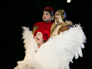 Převýchova mladého šlechtice v šaška, to vše za trest, a v sedmi obrazech. Do Třeboně přijede Bolek Polívka