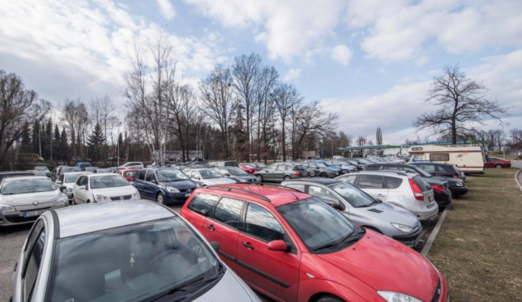 Parkovací dům u sportovní haly bude mít menší kapacitu. Stavět by se mohlo začít v roce 2022