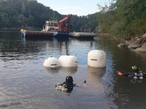 Na Orlíku se potopila loď.