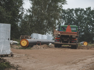Stavba horkovodu z Temelína nabírá zpoždění. Po jeho dokončení se ušetří 80 tisíc tun hnědého uhlí ročně