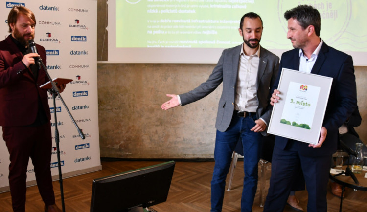 „Tohoto ocenění si vážím hlavně proto, že ukazuje, jak moc máme my všichni rádi jižní Čechy a že je našim společným cílem, aby se nám tu dobře žilo. A za to všem děkuji,“ uvedl při převzetí Josef Knot.