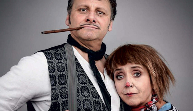 SOUTĚŽ: Barbora Hrzánová a Radek Holub zahrají v divadelním sále Metropolu