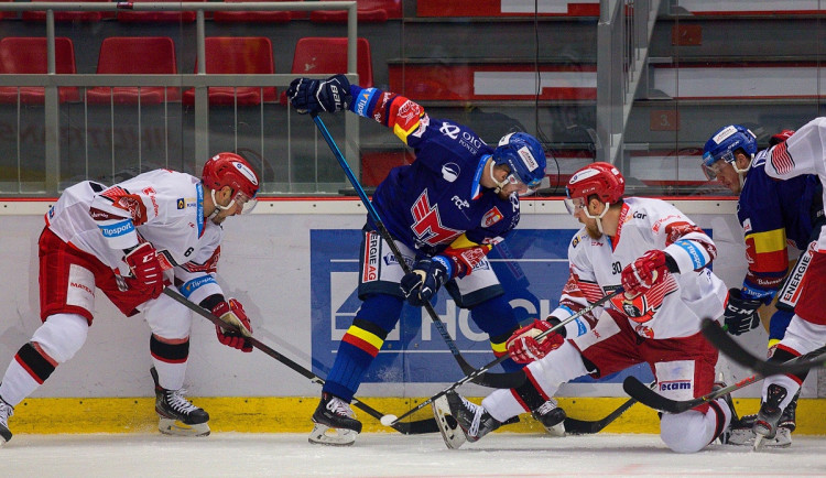 V dresu Hradce Králové se představila i opora zámořské Detroitu Filip Hronek.