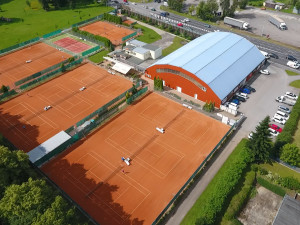 Halová sezóna na tenisových kurtech LTC TONSTAV-SERVICE Č. Budějovice opět pomalu klepe na dveře